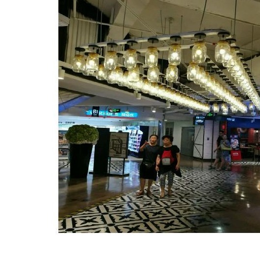 Retail lighting installation